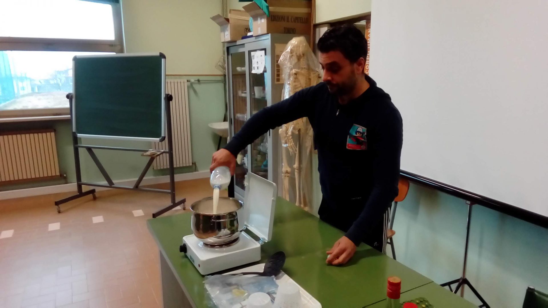 A SCUOLA FACCIAMO …